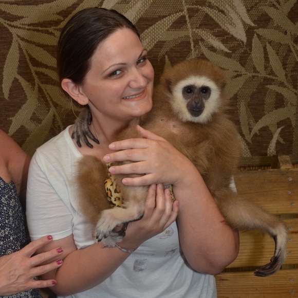 Meet your Posher, Ali - Picture 1 of 2